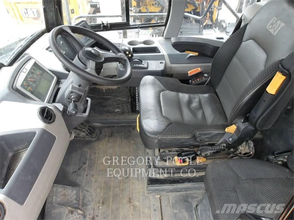 CAT 745-04 Karjeriniai savivarčiai