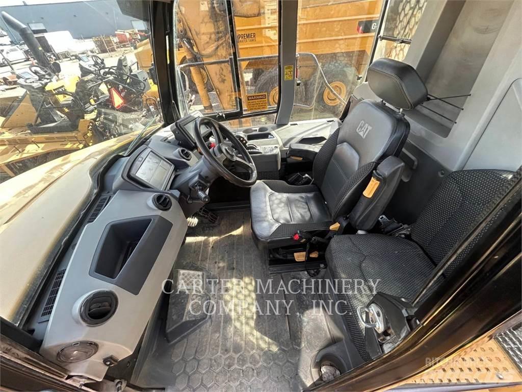 CAT 745-04 TG Karjeriniai savivarčiai