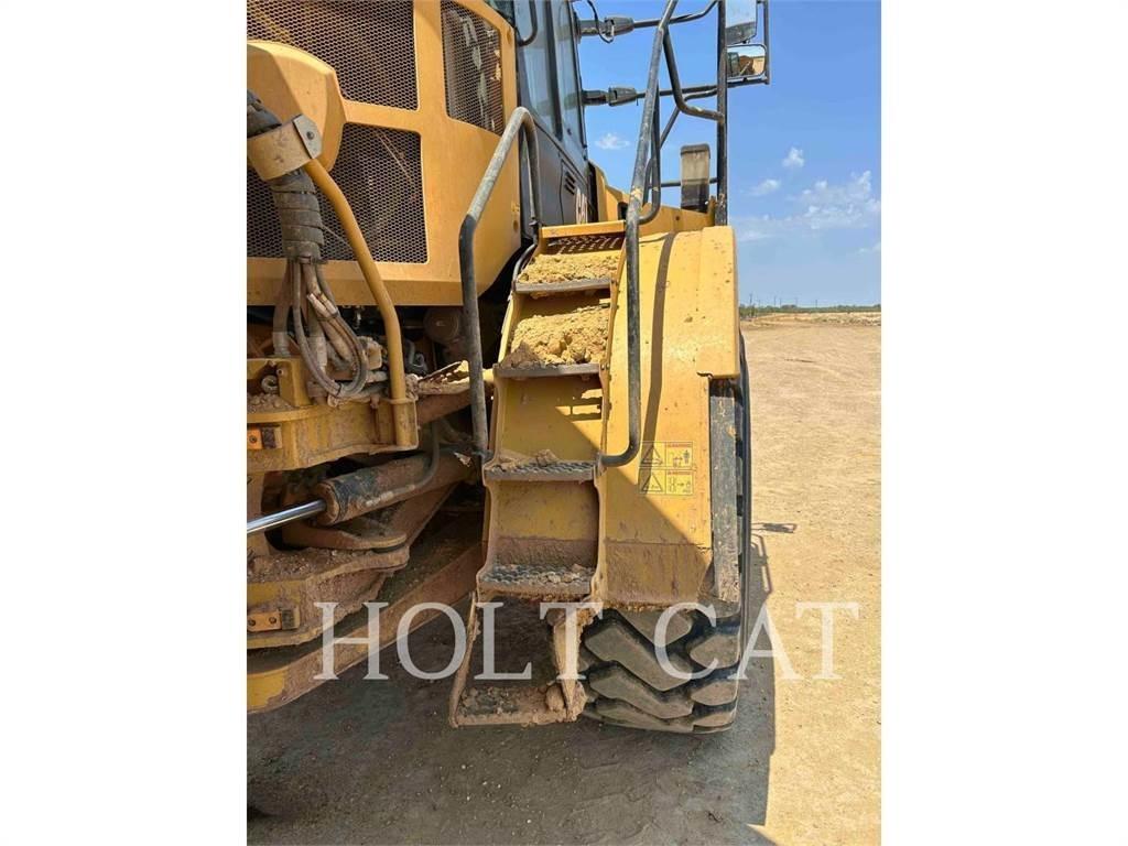 CAT 74504 Karjeriniai savivarčiai