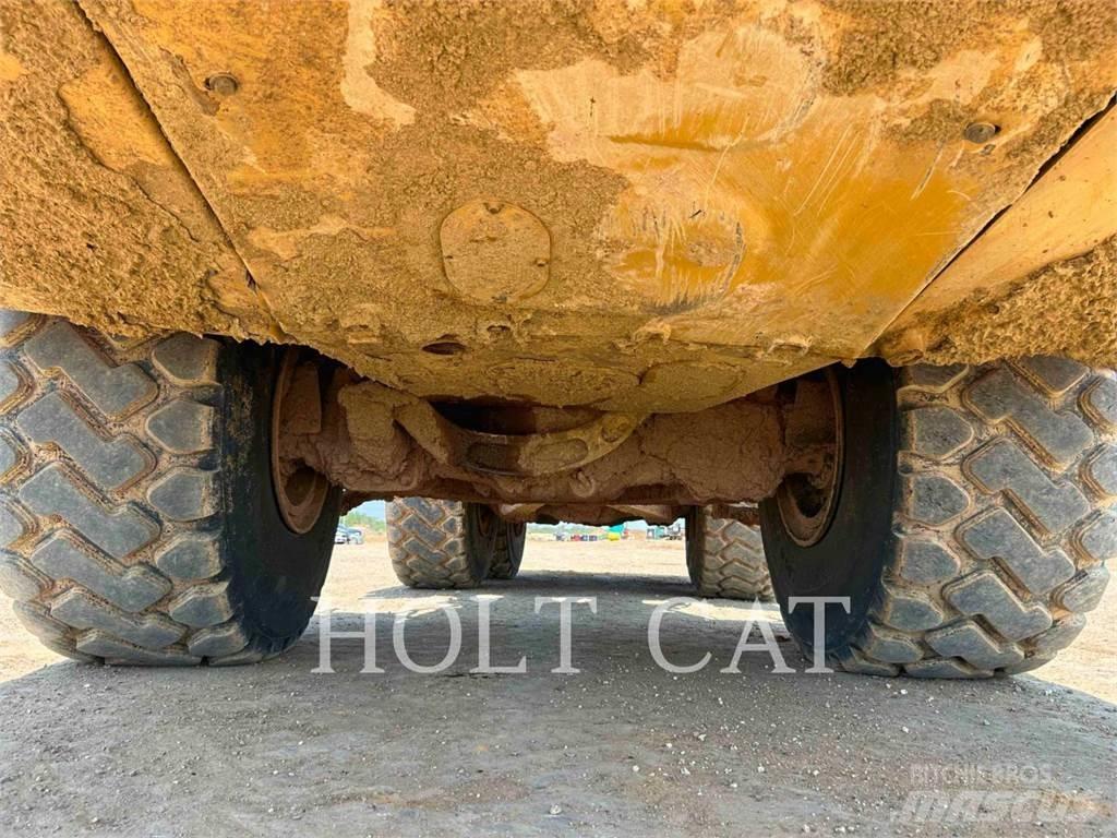 CAT 74504 Karjeriniai savivarčiai