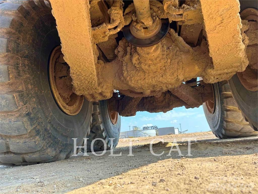 CAT 74504 Karjeriniai savivarčiai