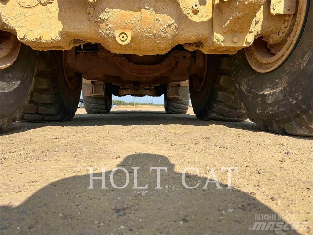 CAT 74504 Karjeriniai savivarčiai