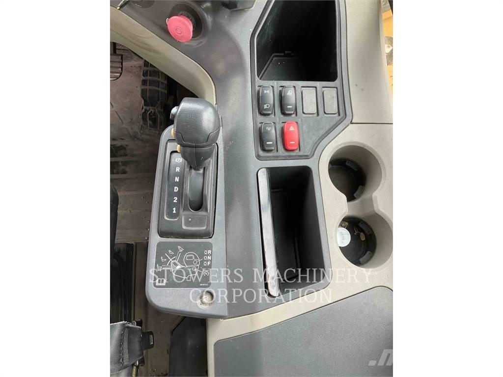 CAT 74504 Karjeriniai savivarčiai