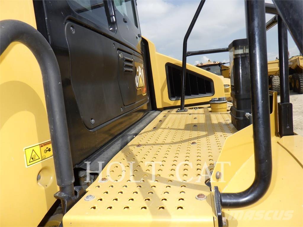 CAT 74504 Karjeriniai savivarčiai
