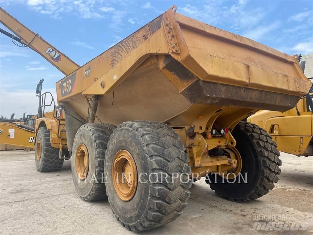 CAT 745C Karjeriniai savivarčiai