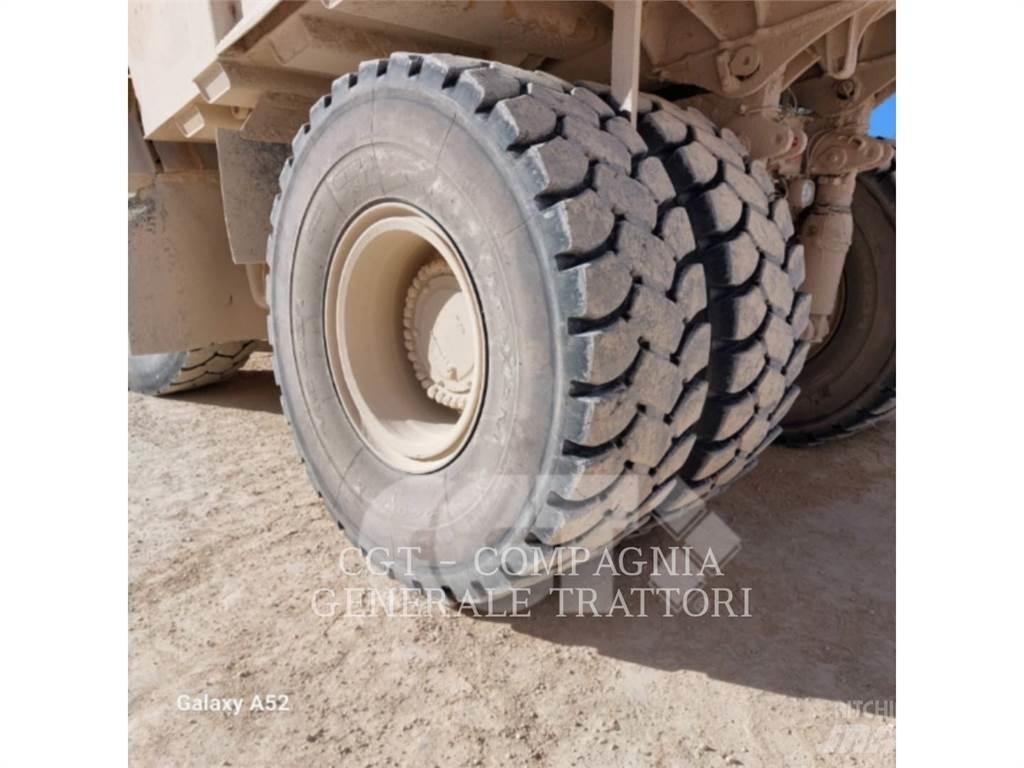 CAT 775F Karjeriniai savivarčiai
