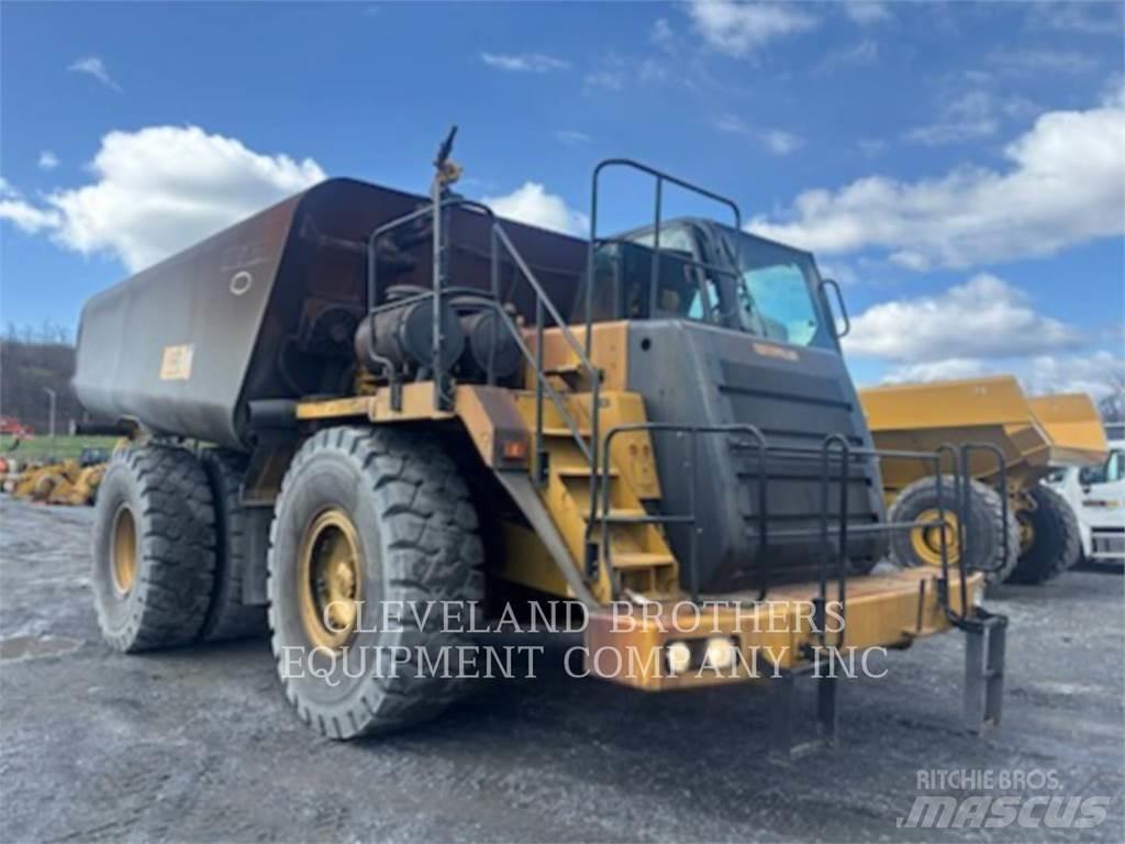 CAT 775F Vandens sunkvežimiai