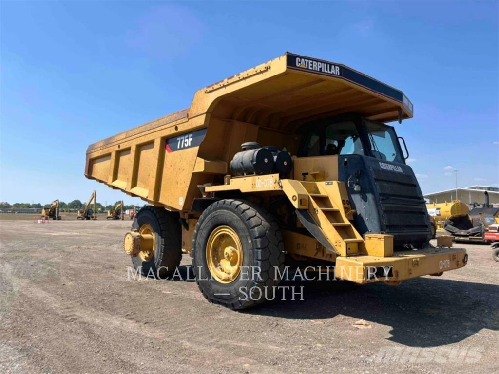 CAT 775F Karjeriniai savivarčiai