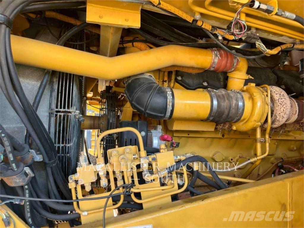 CAT 775F Karjeriniai savivarčiai