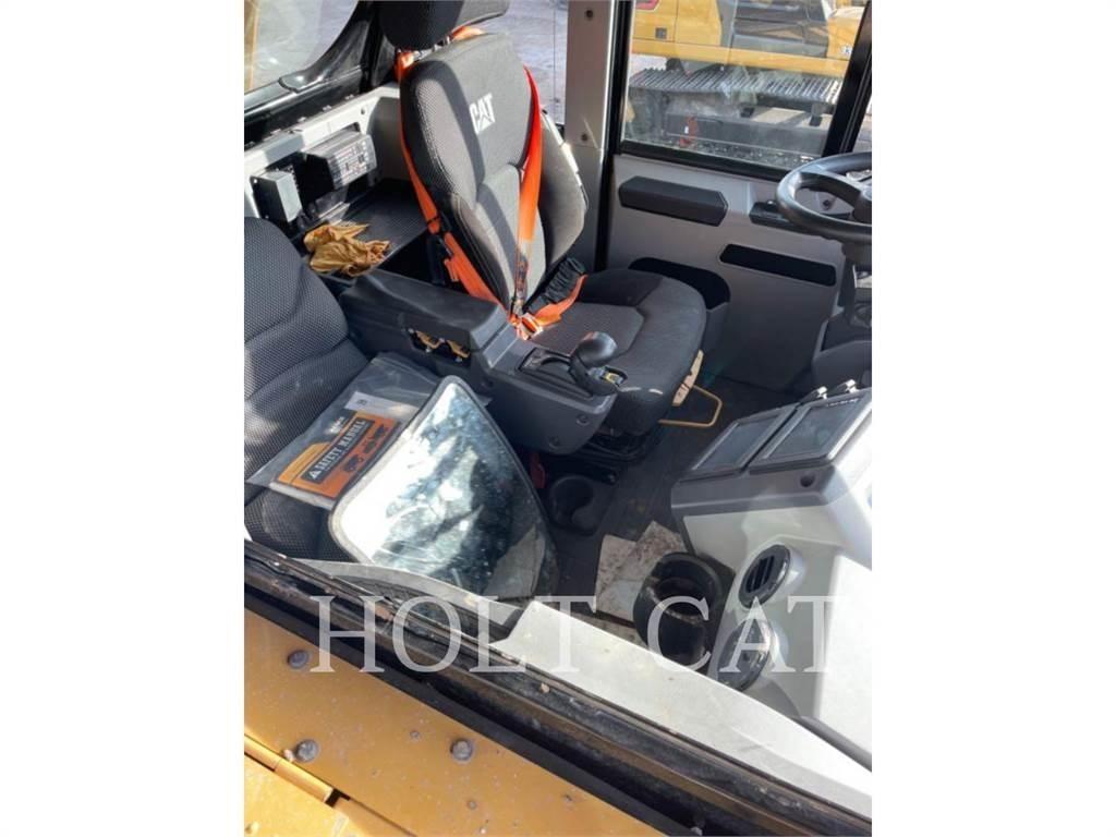 CAT 775G Karjeriniai savivarčiai