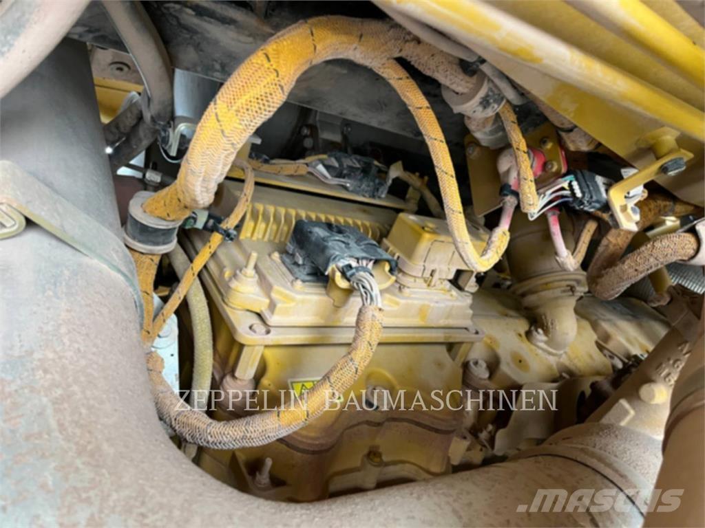 CAT 775G Karjeriniai savivarčiai