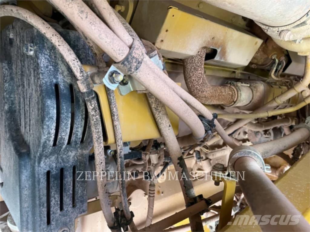 CAT 775G Karjeriniai savivarčiai