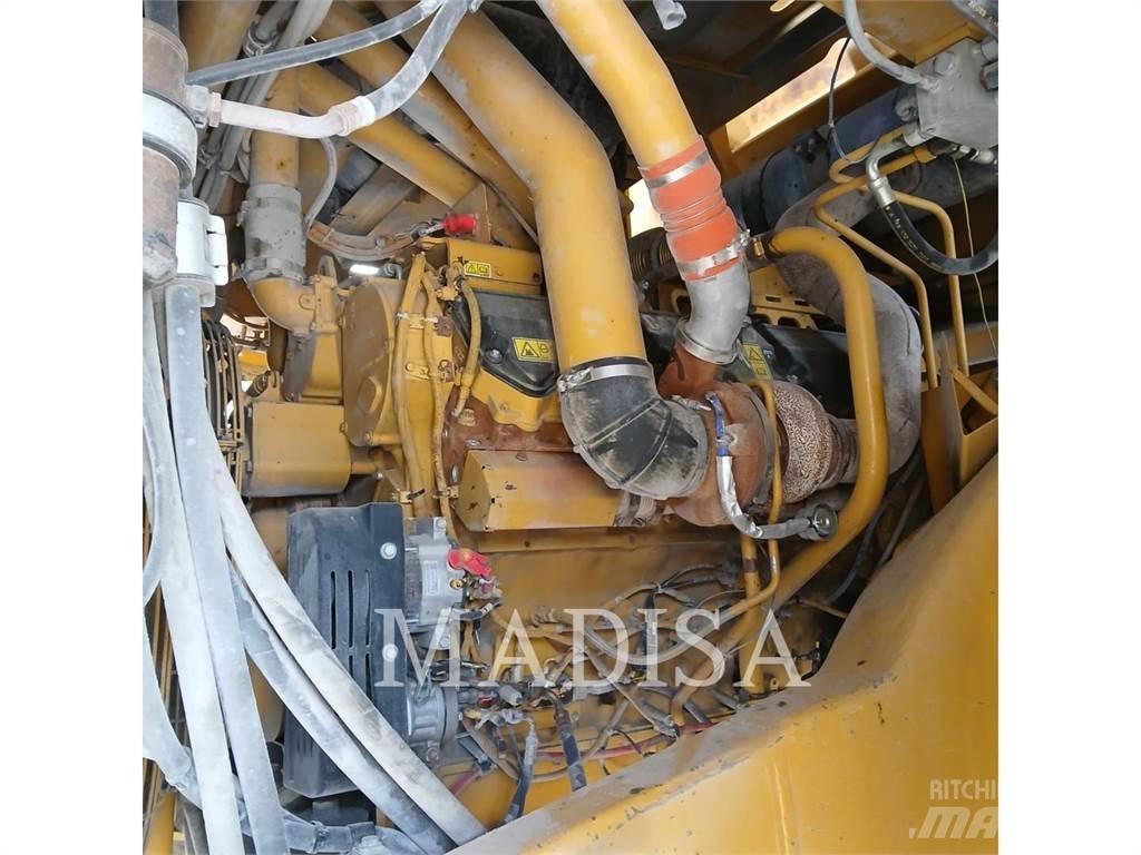 CAT 777F Karjeriniai savivarčiai