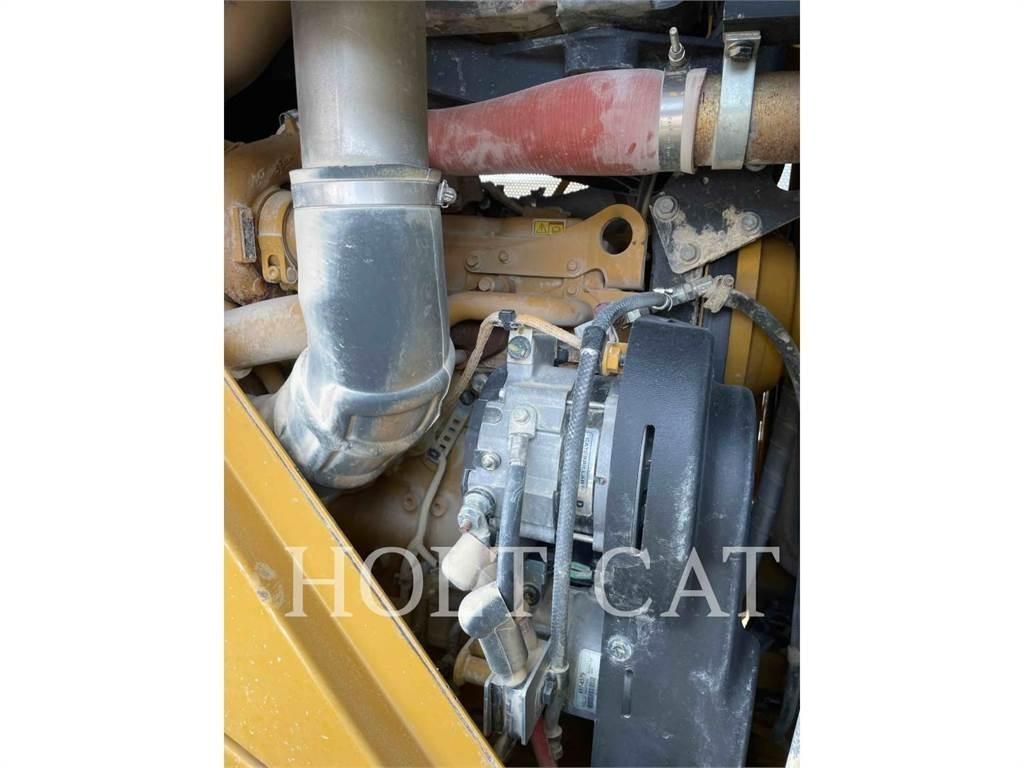 CAT 815 Gruntiniai volai