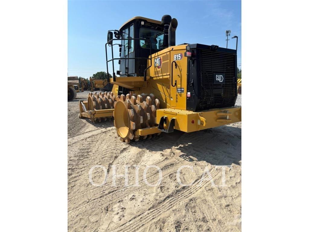 CAT 815 Gruntiniai volai