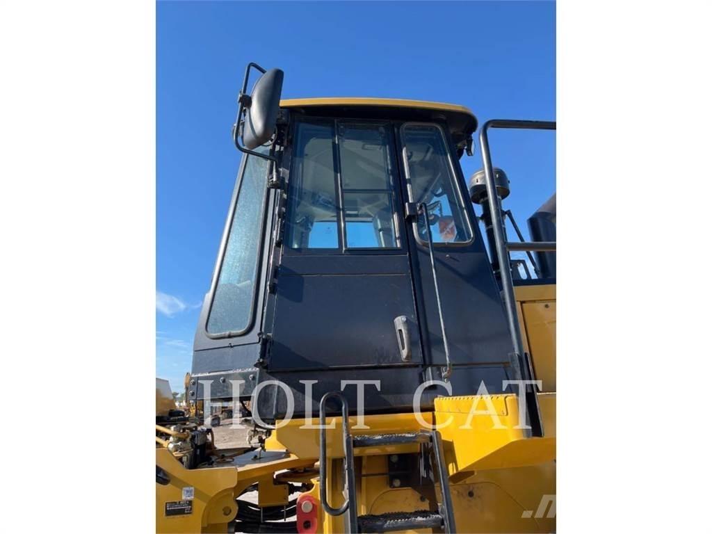CAT 815 Gruntiniai volai