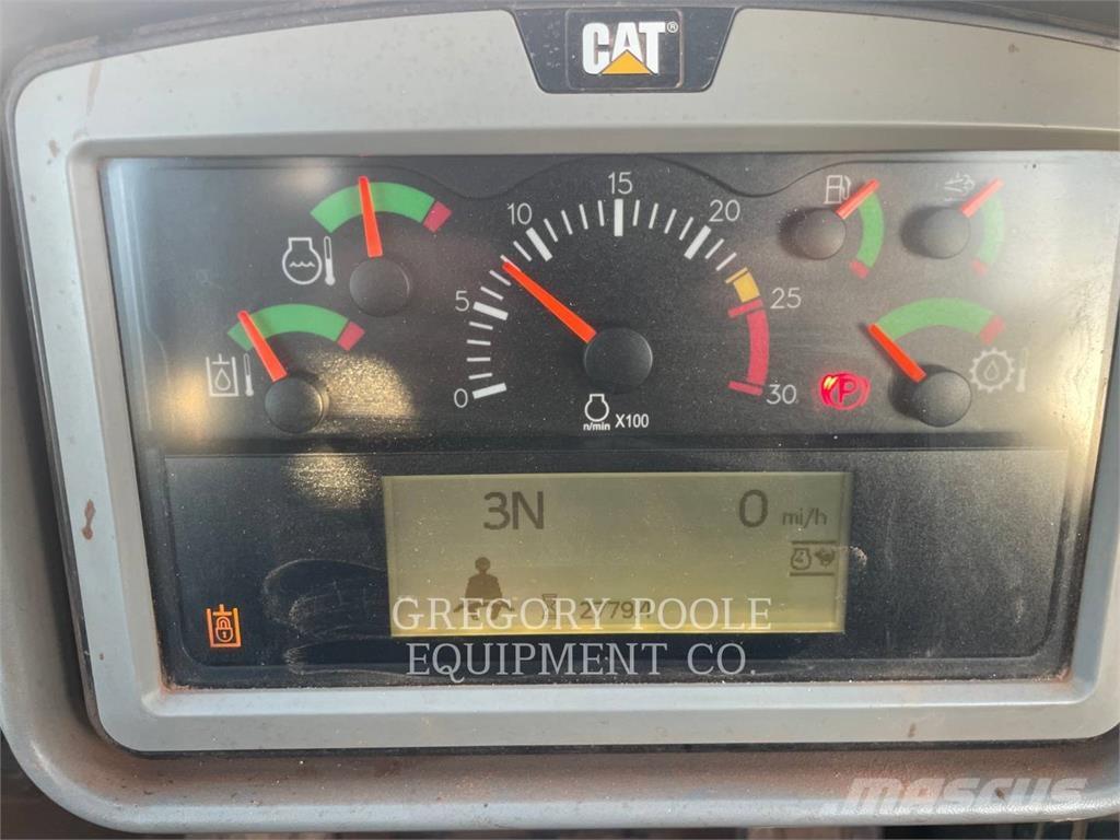 CAT 815-11 Gruntiniai volai