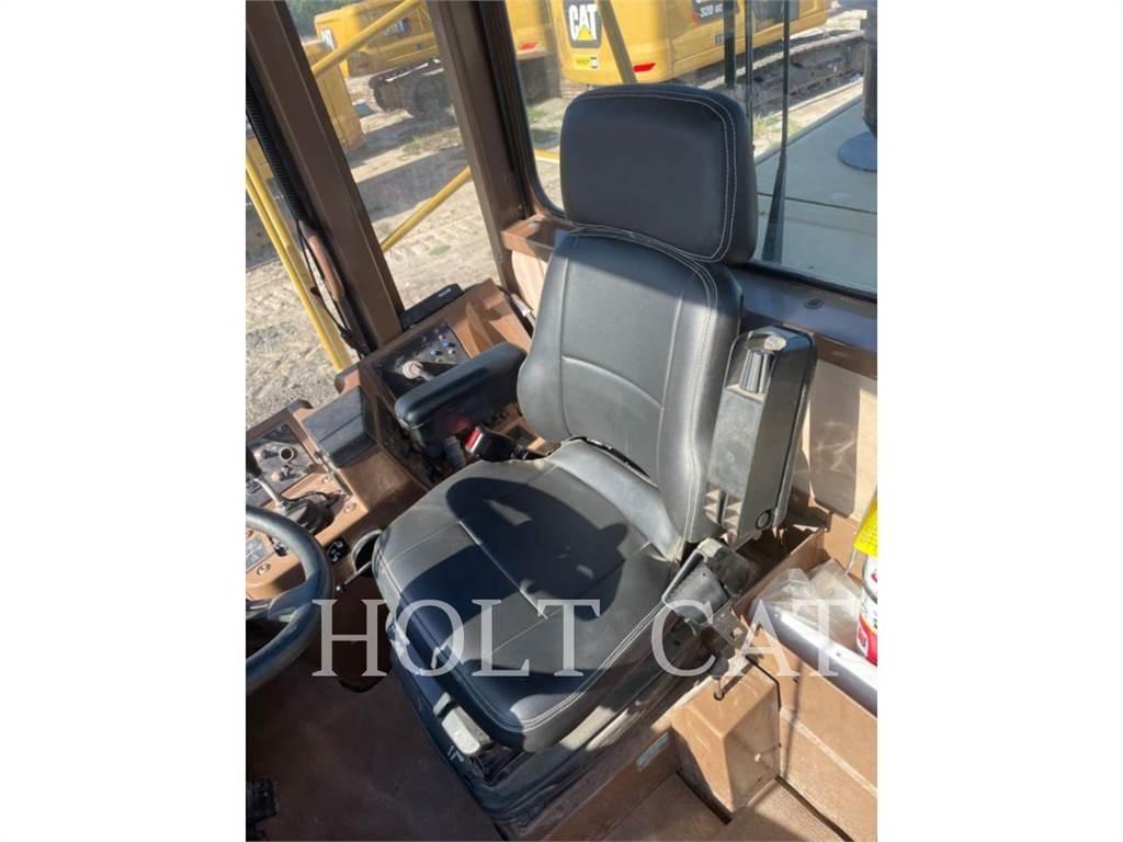 CAT 815F Gruntiniai volai