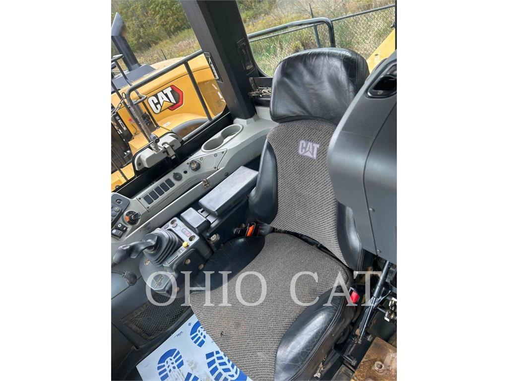 CAT 815K Ratiniai buldozeriai