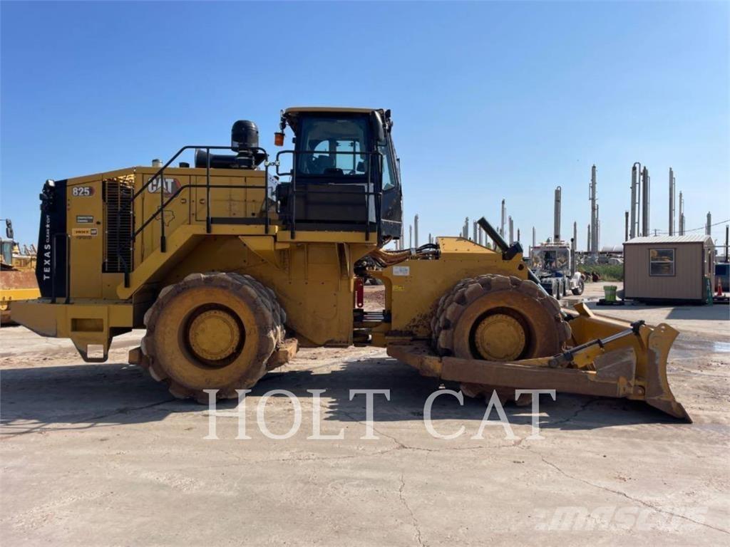 CAT 825 Gruntiniai volai