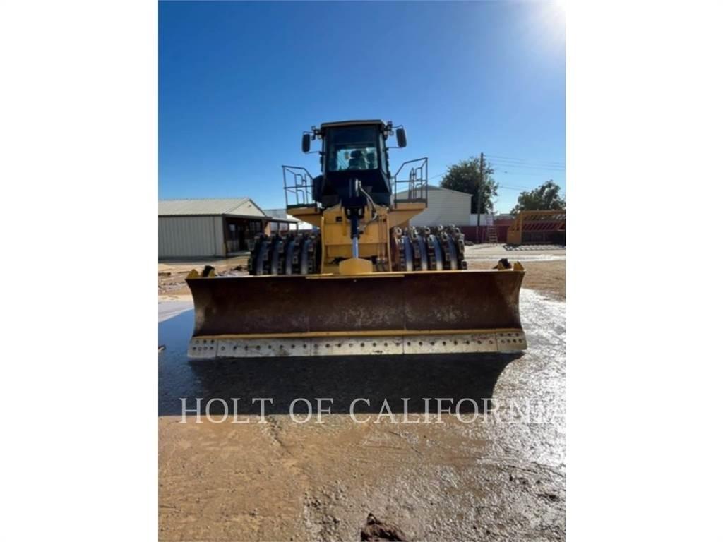 CAT 825K Gruntiniai volai