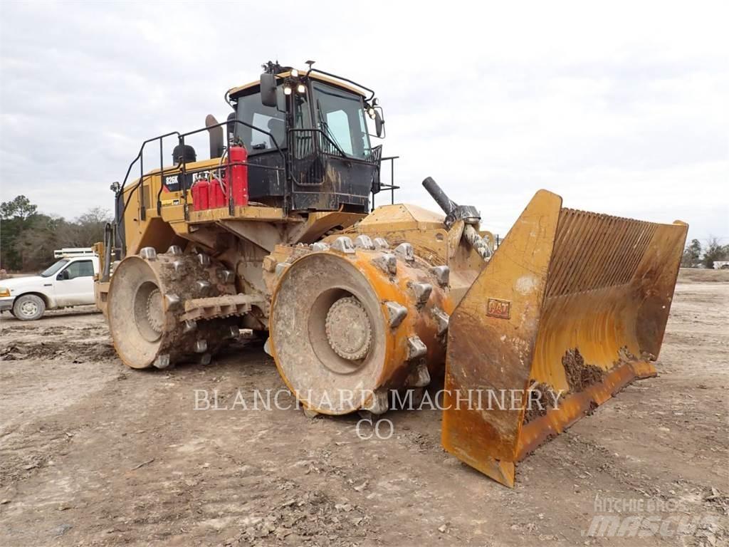 CAT 826K Gruntiniai volai