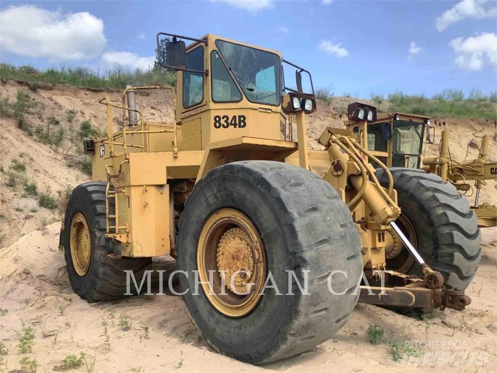 CAT 834B Naudoti ratiniai krautuvai