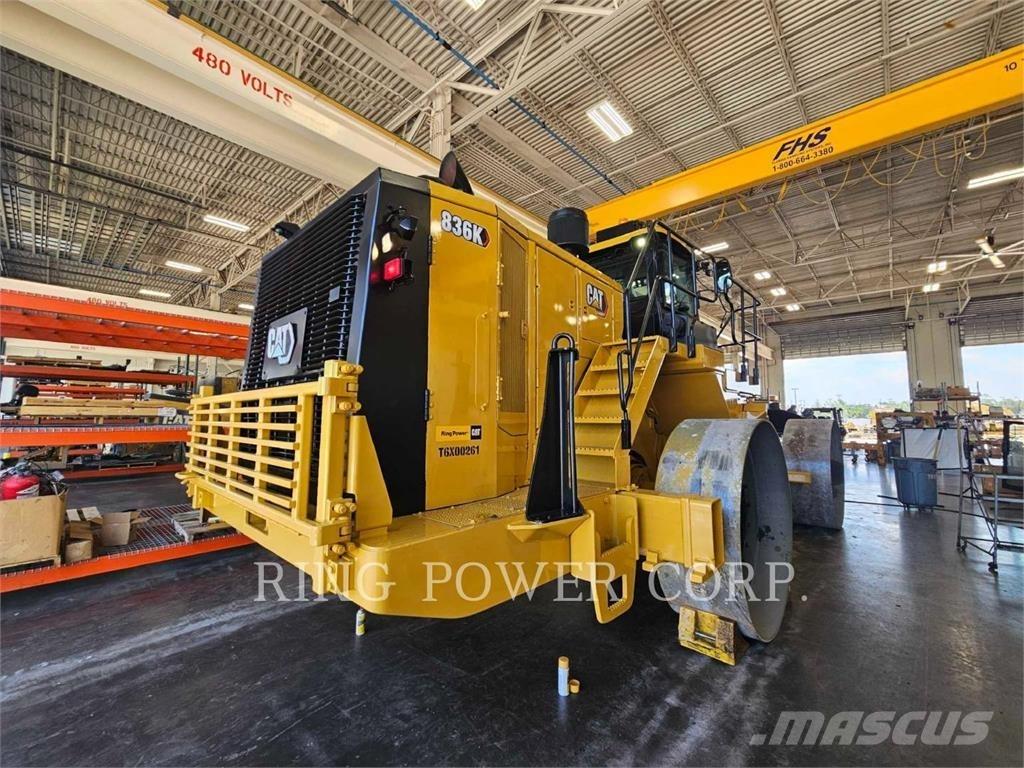 CAT 836K Gruntiniai volai