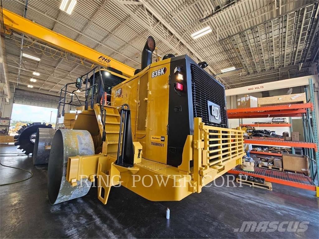CAT 836K Gruntiniai volai