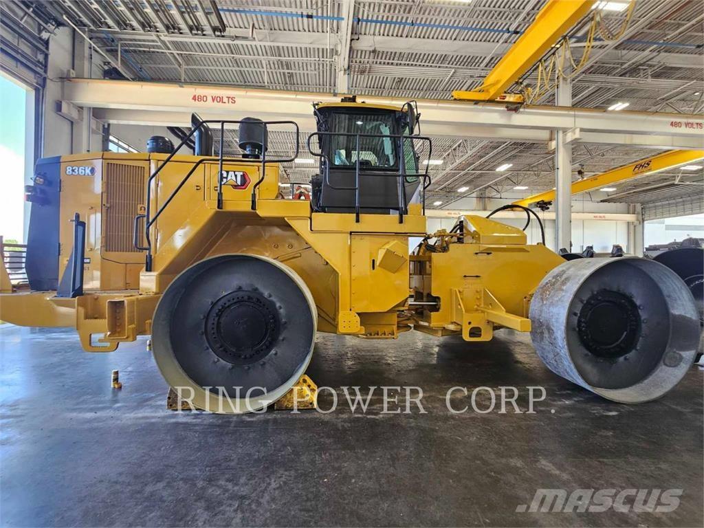 CAT 836K Gruntiniai volai