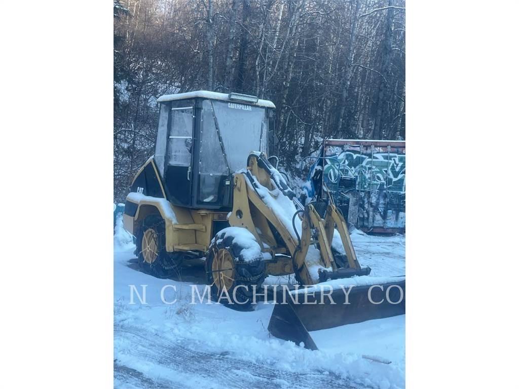 CAT 902 Naudoti ratiniai krautuvai