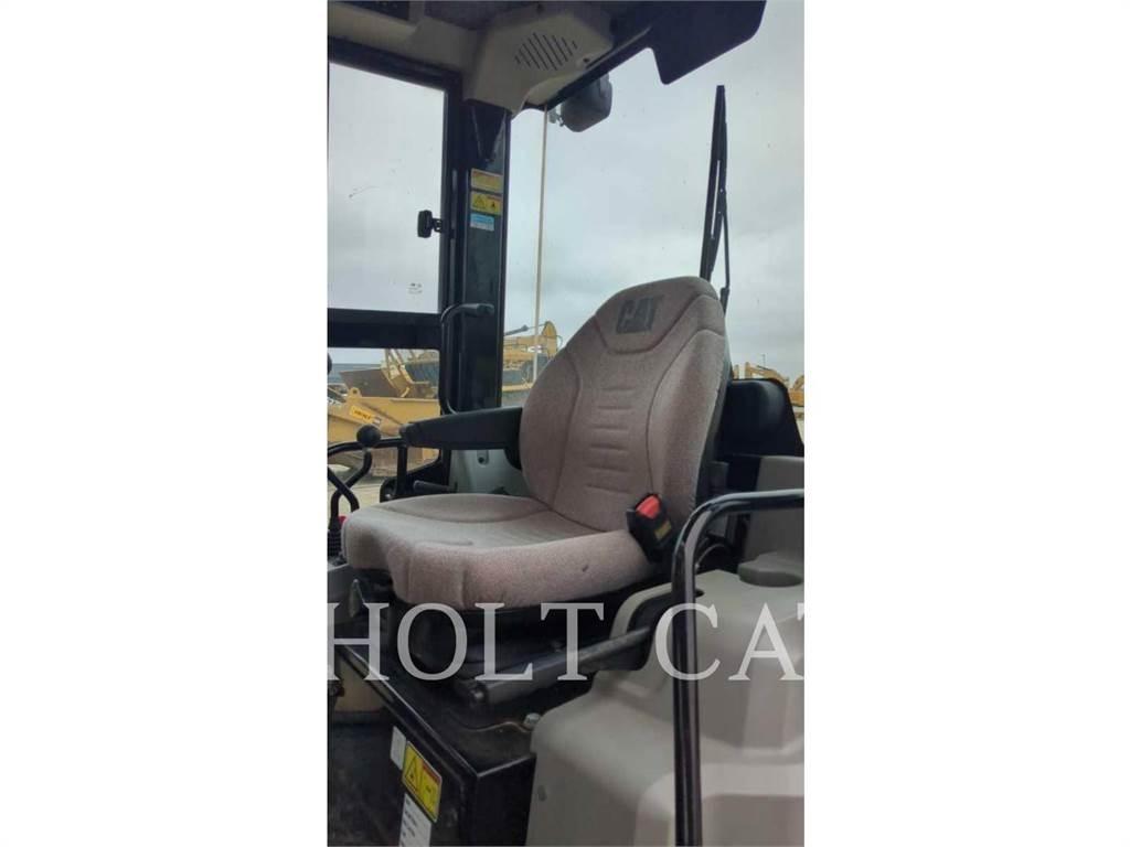 CAT 903C Naudoti ratiniai krautuvai