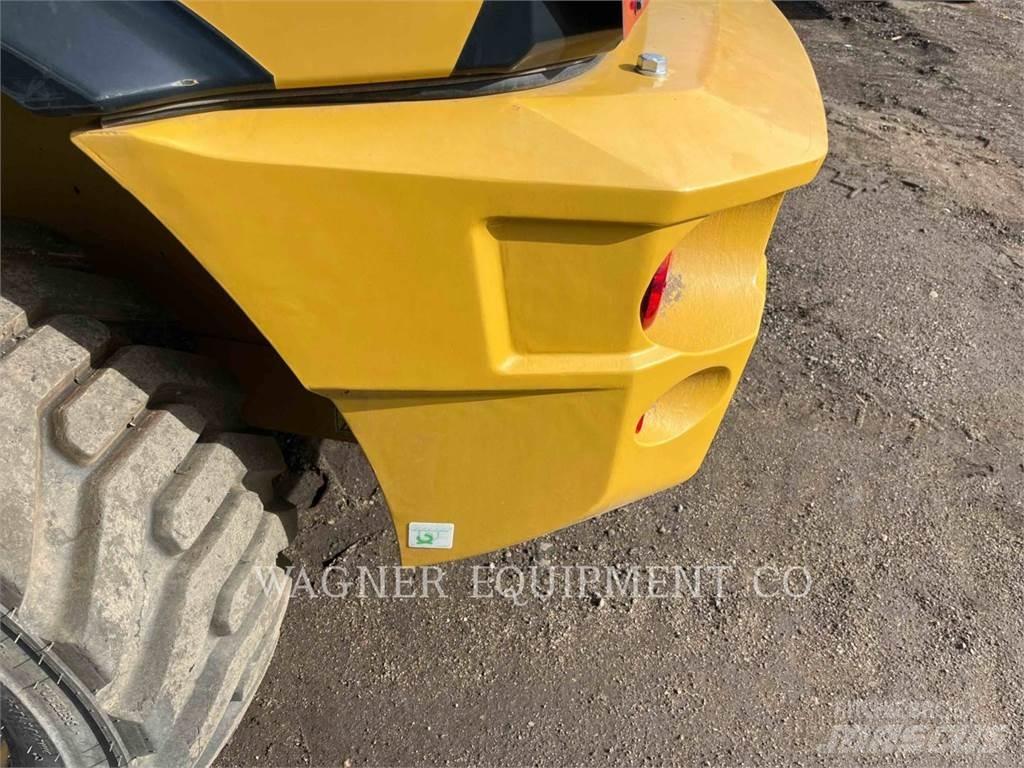 CAT 903D Naudoti ratiniai krautuvai