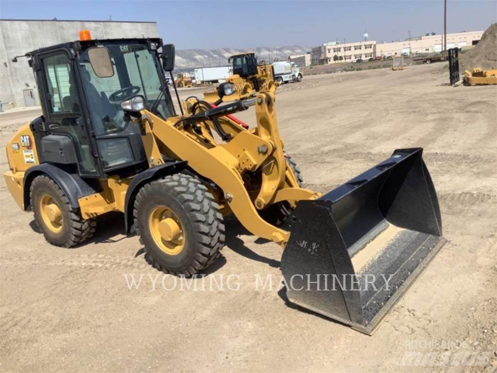 CAT 906 Naudoti ratiniai krautuvai