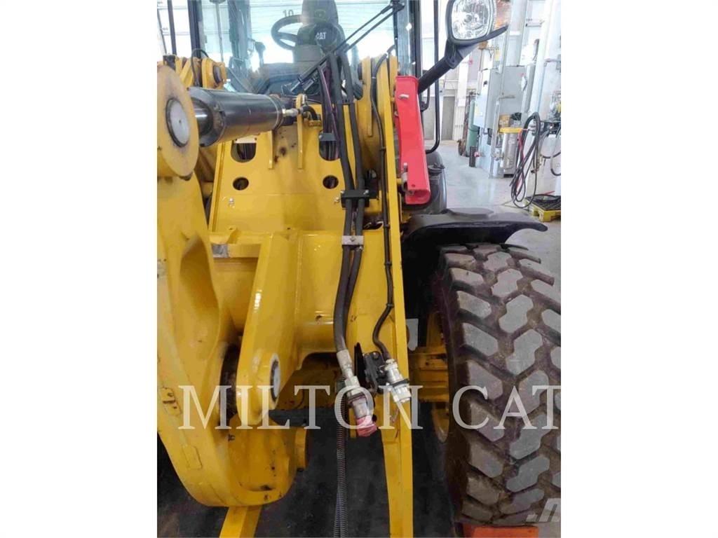 CAT 906 Naudoti ratiniai krautuvai