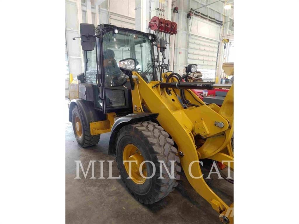 CAT 906 Naudoti ratiniai krautuvai