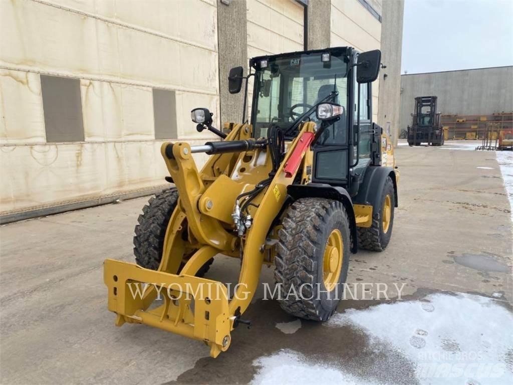 CAT 906 Naudoti ratiniai krautuvai