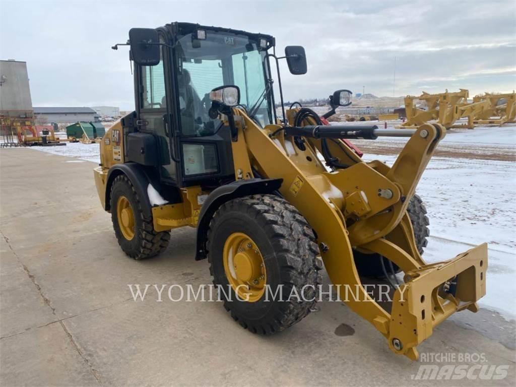 CAT 906 Naudoti ratiniai krautuvai