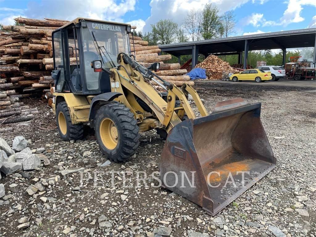 CAT 906 Naudoti ratiniai krautuvai