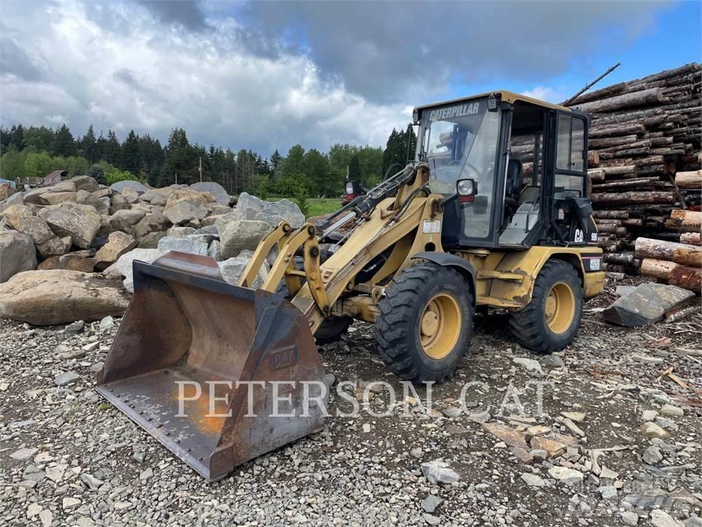 CAT 906 Naudoti ratiniai krautuvai
