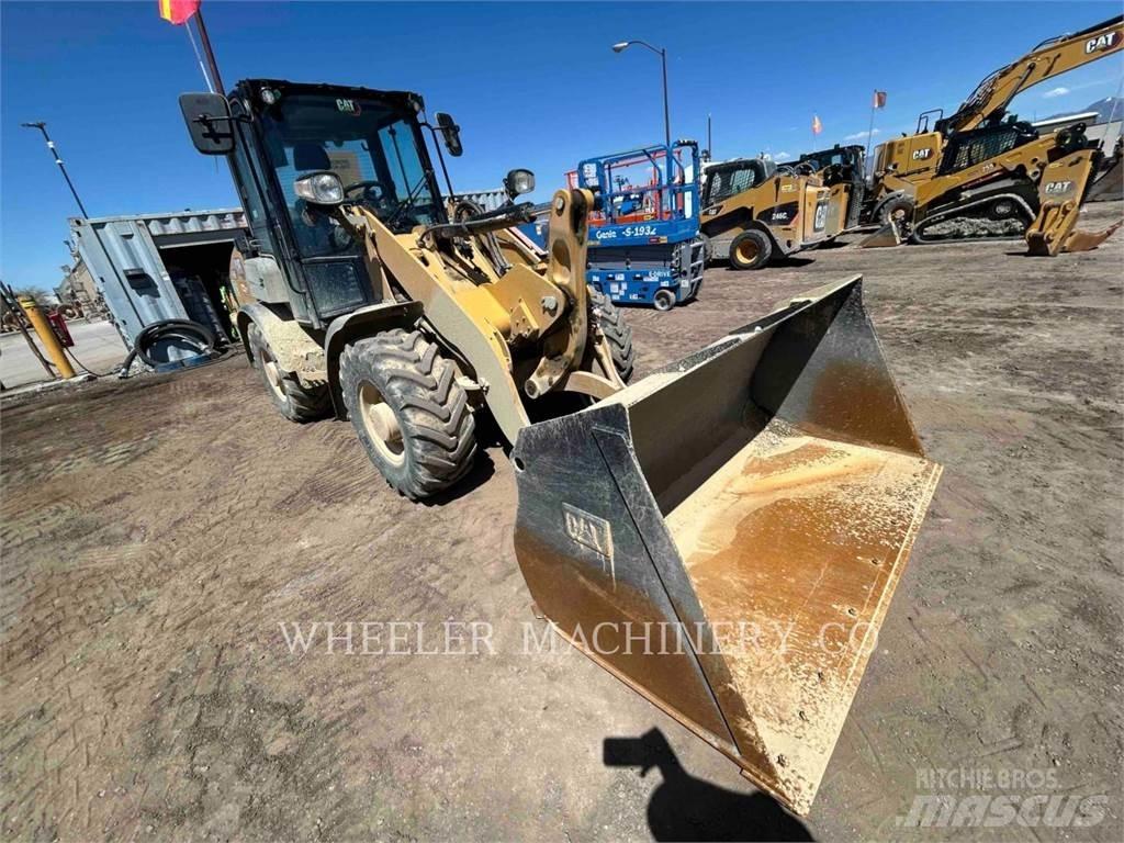 CAT 906 Naudoti ratiniai krautuvai