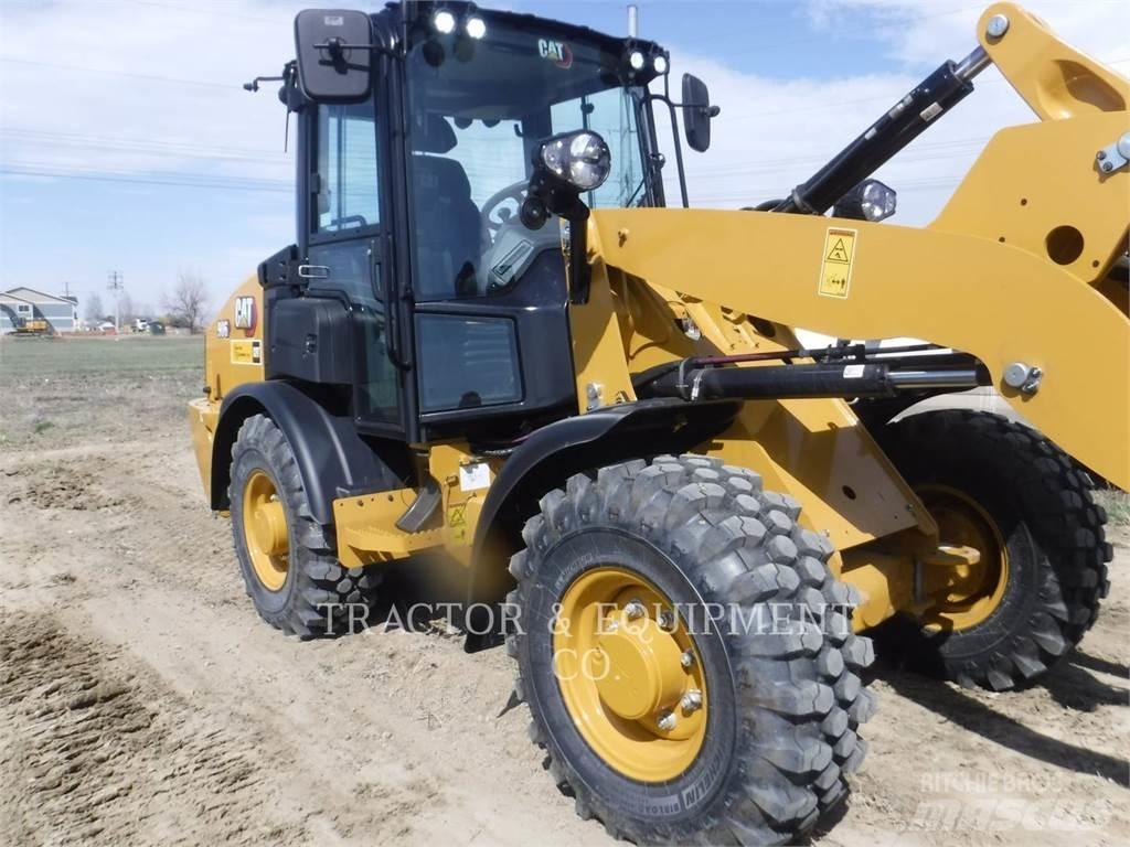 CAT 906 Naudoti ratiniai krautuvai