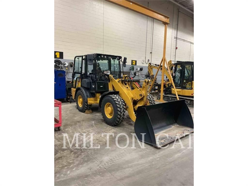 CAT 906 Naudoti ratiniai krautuvai