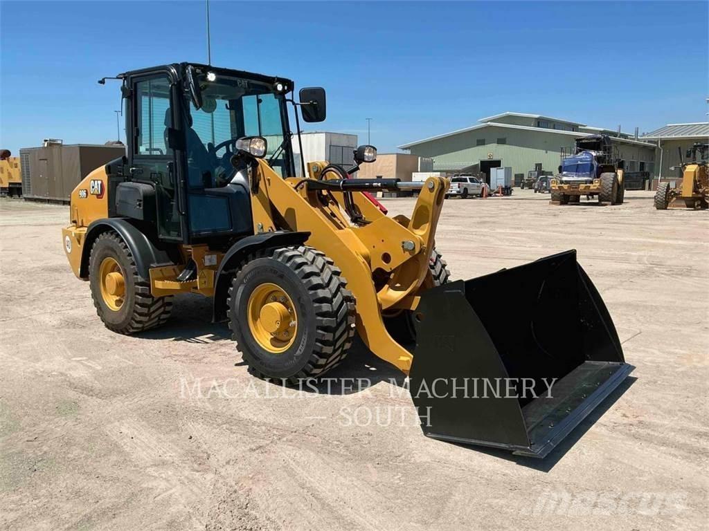 CAT 906 Naudoti ratiniai krautuvai