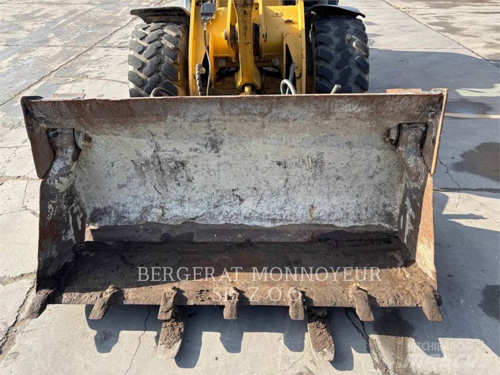 CAT 906H2 Naudoti ratiniai krautuvai