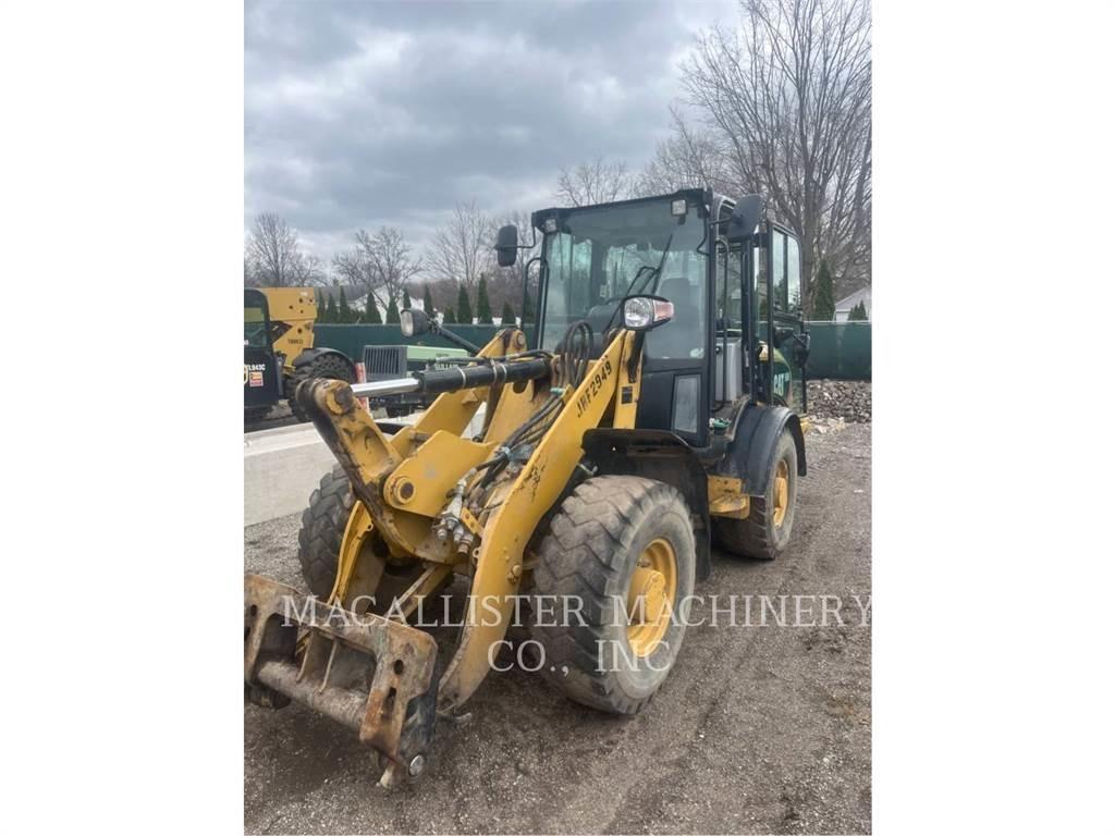 CAT 906H2 Naudoti ratiniai krautuvai