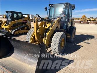 CAT 906M Naudoti ratiniai krautuvai