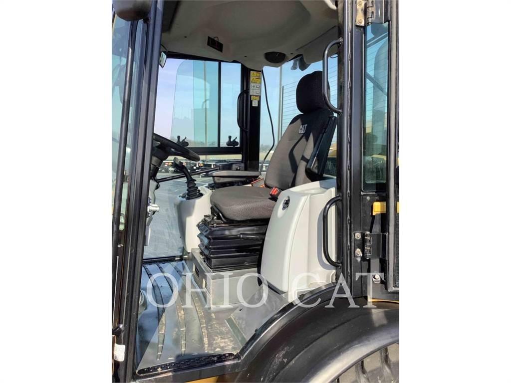 CAT 906M Mini krautuvai