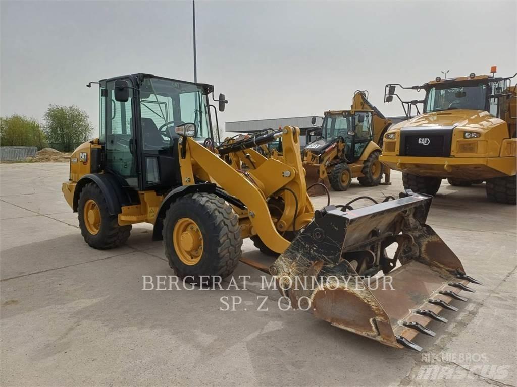 CAT 906M Naudoti ratiniai krautuvai