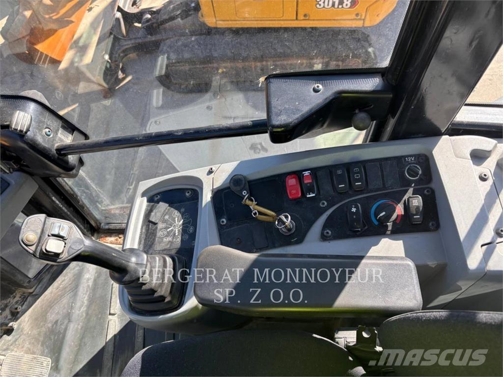 CAT 906M Naudoti ratiniai krautuvai